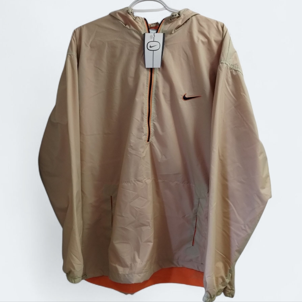 NWT Vintage Nike Women's Beige and Orange Windbreaker (Flawed)